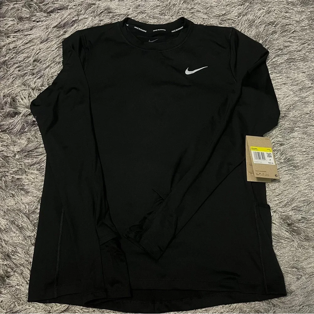 Nike Womens Element Long Sleeve Running Sweatshirt Size Small (CU3277-010) - Picture 1 of 6